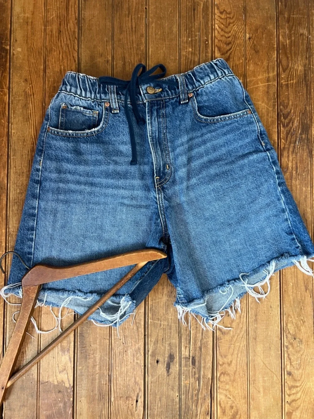 Urban outfitters women’s denim Bermuda shorts or jorts high, waisted, baggy